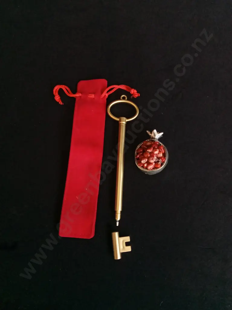 NOVELTY KEY SHAPED PEN AND POMEGRANATE PENDANT Image 1++