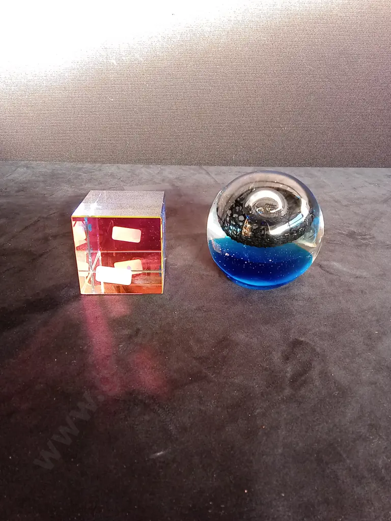 2 GLASS ITEMS Image 1++