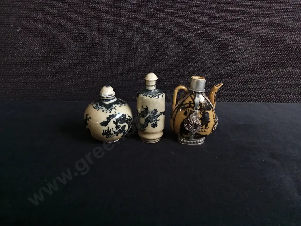 SET OF 3 VINTAGE CHINESE PORCELAIN SNUFF BOTTLES, TALLEST H 7 CM Image 1++