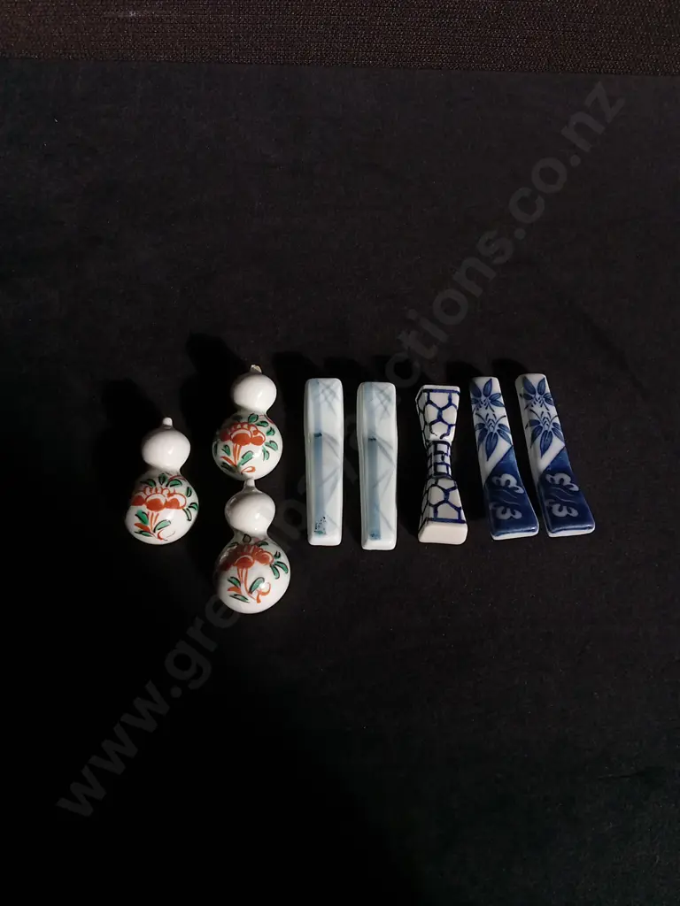 COLLECTION OF TRADITIONAL CERAMIC JAPANESE CHOPSTICK RESTS Image 1++