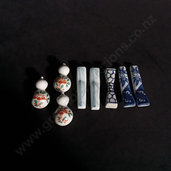 COLLECTION OF TRADITIONAL CERAMIC JAPANESE CHOPSTICK RESTS