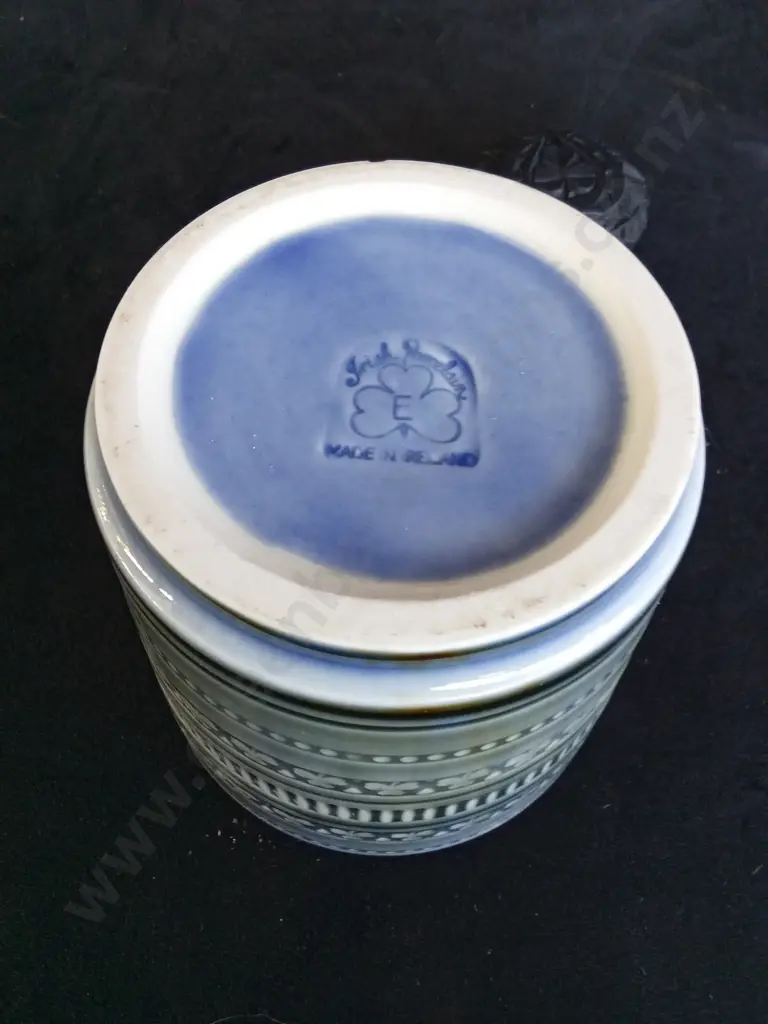 2 DECORATIVE ITEMS MADE IN IRELAND TALLEST H10CM Image 1++