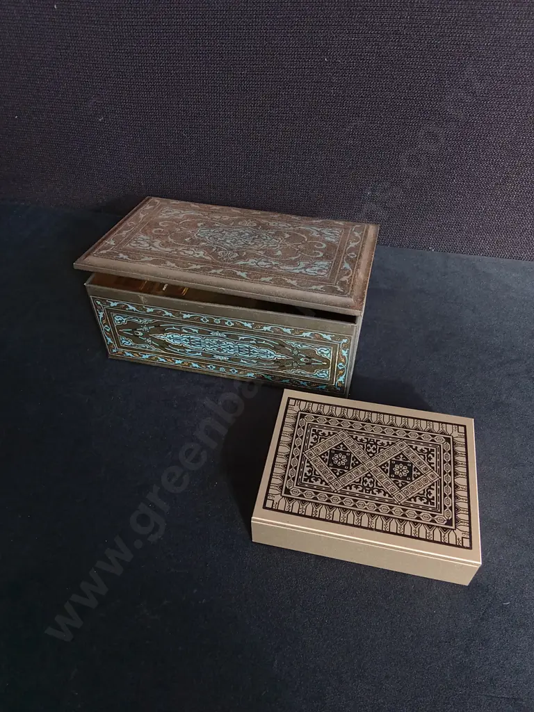 PAIR OF VINTAGE TIN BOXES, LARGEST W 20 CM Image 1++