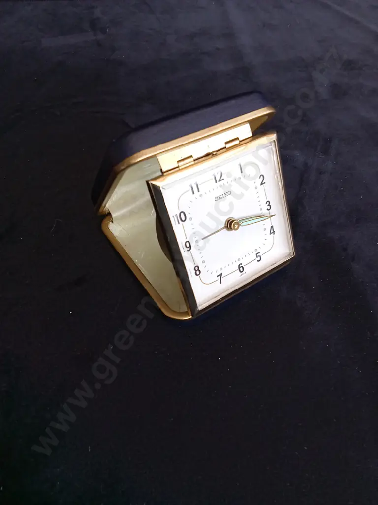 VINTAGE MUSIC BOX THAT PLAYS BRIDAL MARCH L13CM AND A 1950S SEIKO GENTLEMAN'S TRAVEL CLOCK Image 1++