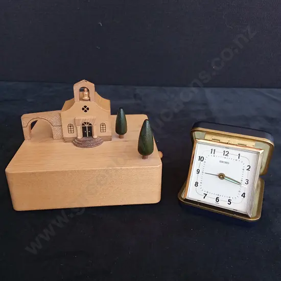 VINTAGE MUSIC BOX THAT PLAYS BRIDAL MARCH L13CM AND A 1950S SEIKO GENTLEMAN'S TRAVEL CLOCK