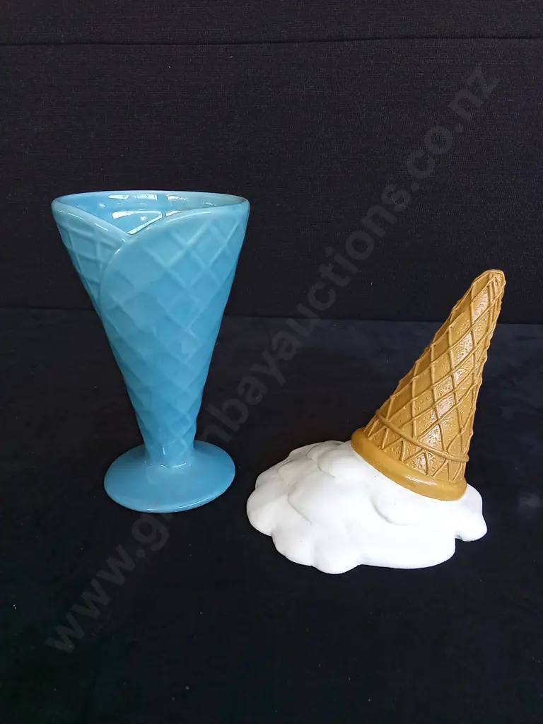 RETRO ICE CREAM DOOR STOP AND SUNDEA BOWL H16CM Image 1++