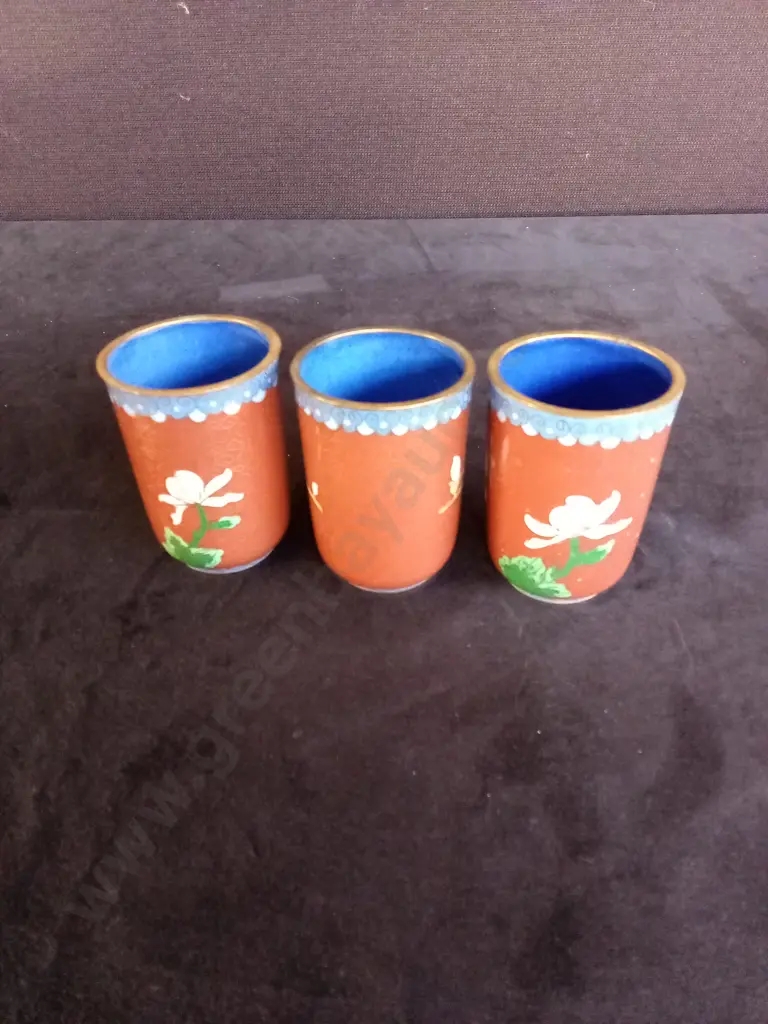 3 VINTAGE CHINESE CLOISONNÉ ENAMEL BEAKERS APPROX H7CM Image 1++