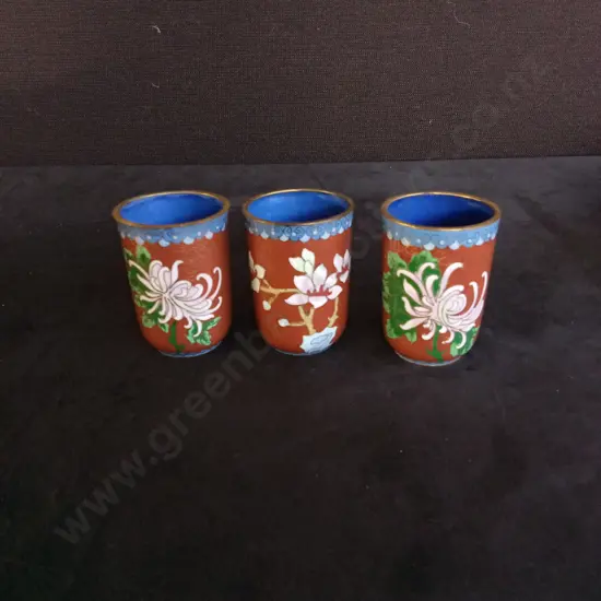 3 VINTAGE CHINESE CLOISONNÉ ENAMEL BEAKERS APPROX H7CM