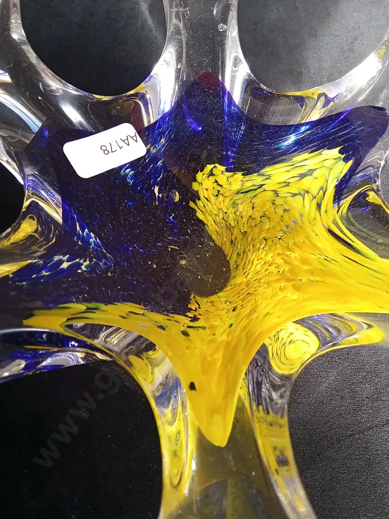 VINTAGE HAND BLOWN ART GLASS BOWL Image 1++