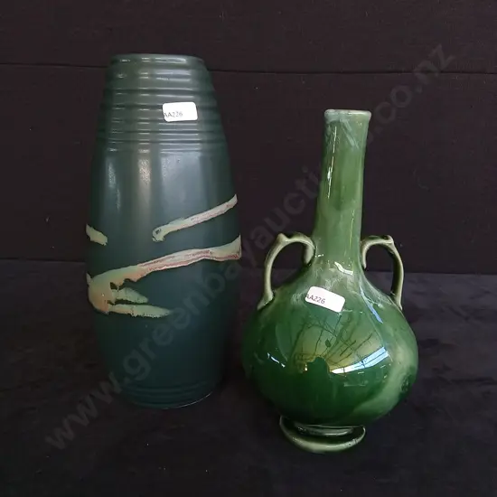 2 GREEN VASES TALLEST 26.5CM