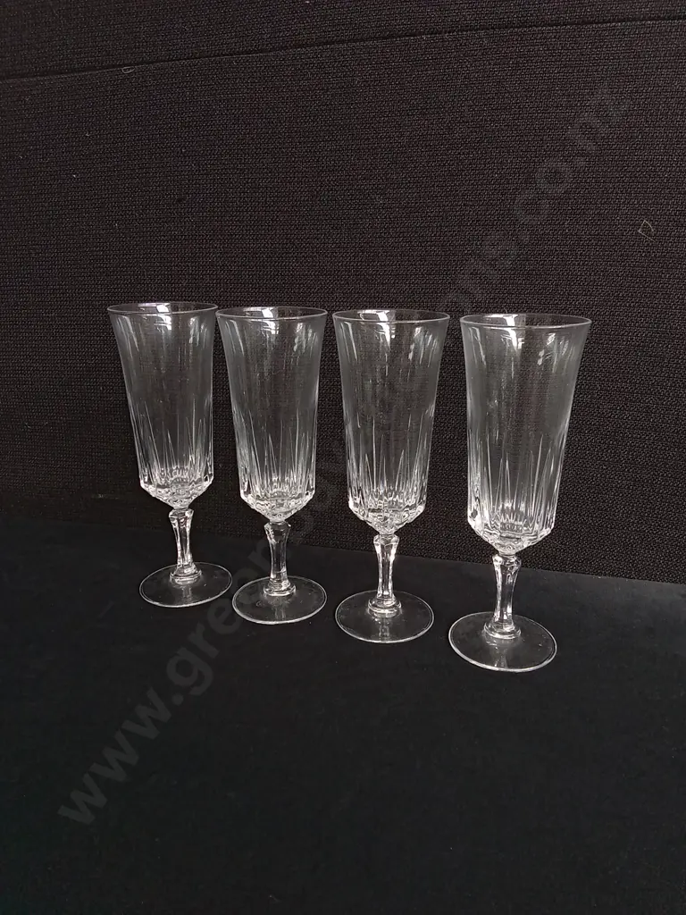 SET OF 4 VINTAGE RCR CRYSTAL CHAMPAGNE FLUTES Image 1++