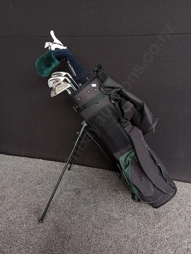 PROTECH GOLF BAG WITH 7 CLUBS Image 1++