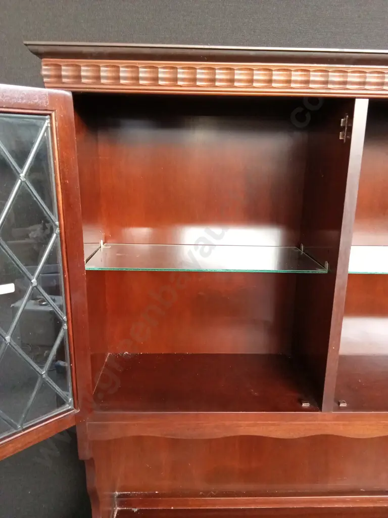 VINTAGE HUTCH DRESSER WITH LEADED GLASS DOORS AND SHELF NOT IN PHOTO - L1m H1.85M D39cm Image 1++