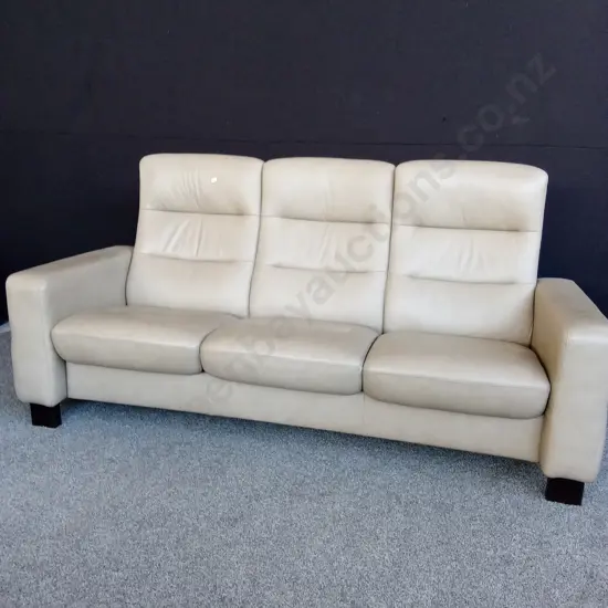 STRESSLESS BRAND 3 SEATER LEATHER COUCH WITH SLIGHT RECLINE L2M H1.02M
