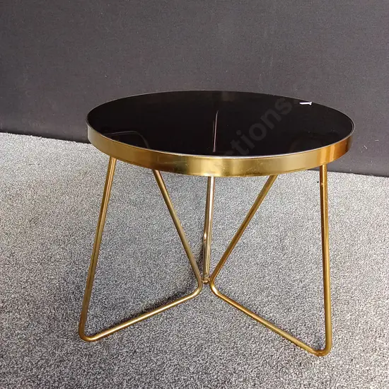 GOLD COLOURED TABLE WITH GLASS TOP H47CM L50CM