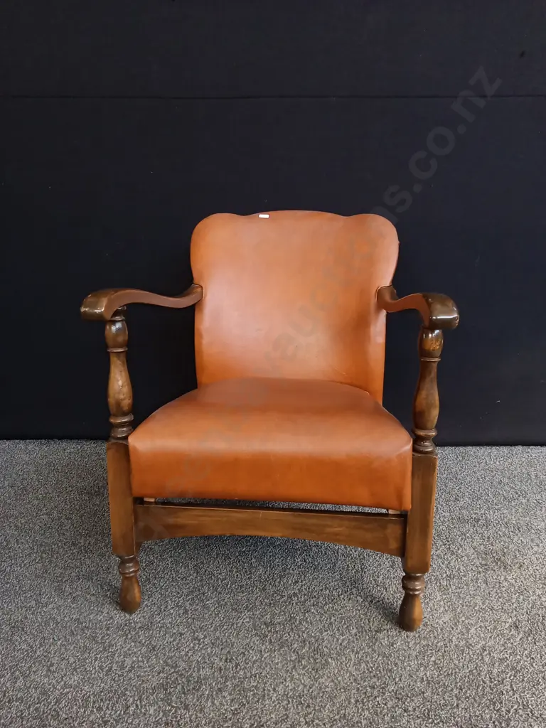 LATE 20TH CENTURY STYLE WALNUT ARMCHAIR, LEATHER UPHOLSTERY, H 74 CM Image 1++