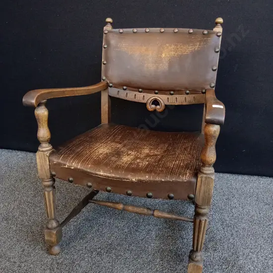 ANTIQUE SPANISH STYLE ARMCHAIR WITH OAK FRAME, H 79 CM