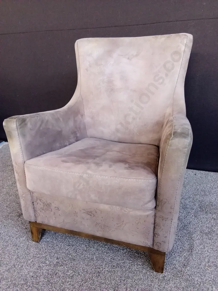 HIGH BACK ACCENT CHAIR WITH PAISLEY PATTERN H93CM Image 1++