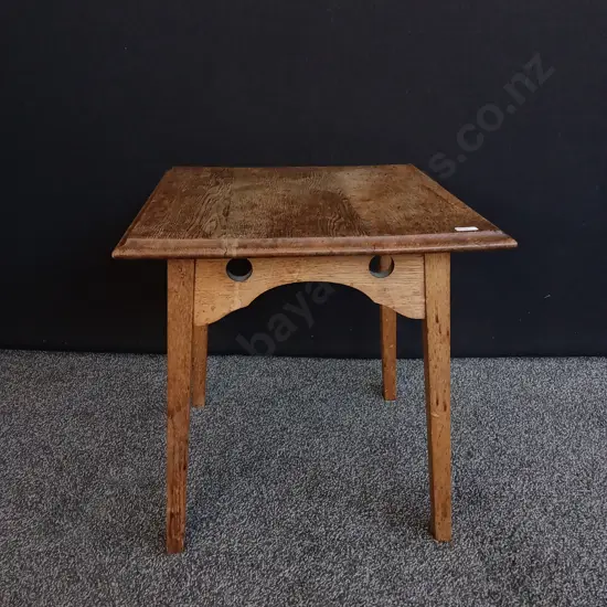 ANTIQUE OAK ARTS TABLE, W 45 CM X D 45 CM X H 47 CM