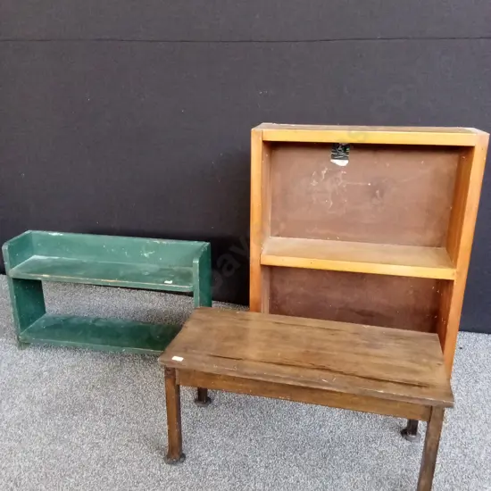 3 PIECES OF FURTNITURE TALLEST H79CM
