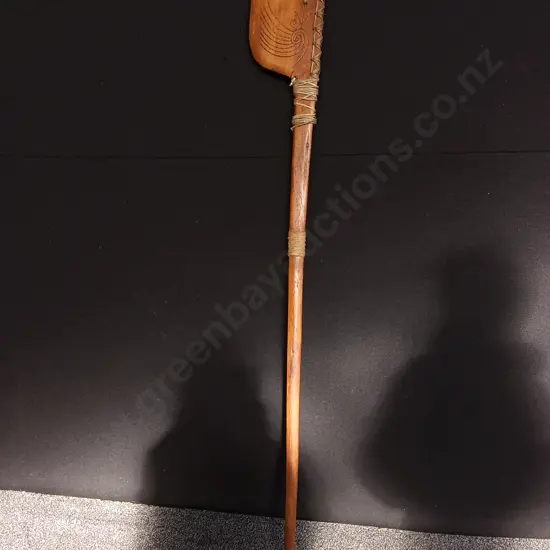 TEWHATEWHA MĀORI LONG-HANDLED FIGHTING STAFF