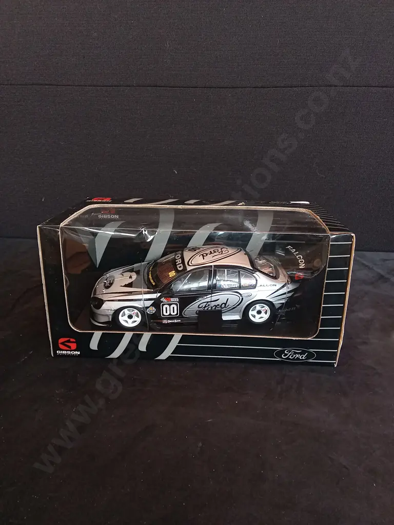 1:18 BIANTE LOWNDES/CROMPTON FORD FALCON V8 "GREEN EYE MONSTER" BATHURST 2001 Image 1++