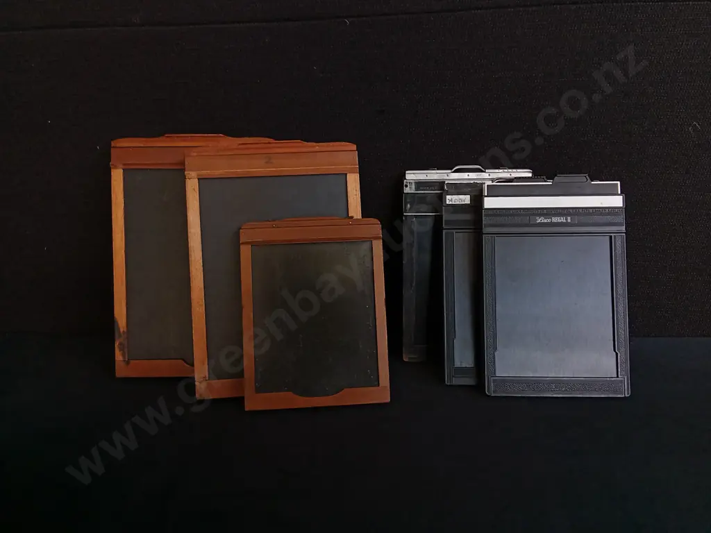 VINTAGE LARGE FORMAT FILM HOLDERS/ DOUBLE DARK SLIDES, MIX OF 6, WOOD AND PLASTIC Image 1++
