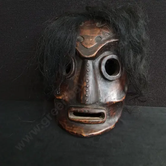 HAND CARVED HAUDENOSAUNEE FALSE FACE HEALING AND CEREMONIAL MASK, H 28 CM