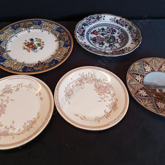 5 PLATES LARGEST D26CM INCLUDING 2 ROYAL DOULTON