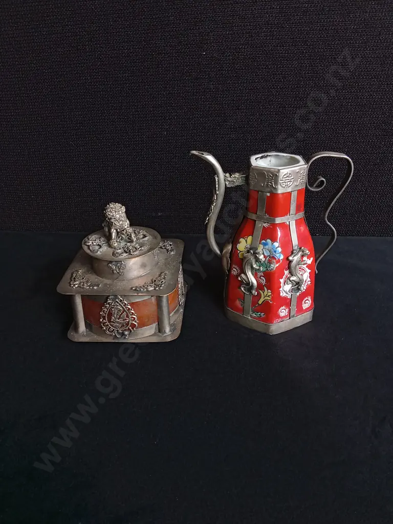 2 PIECES VINTAGE CHINESE TIBETAN STYLE DECOR, PORCELAIN TEAPOT AND AGATE INLAID CENSER ALTAR KIT, TALLEST H 12 CM Image 1++