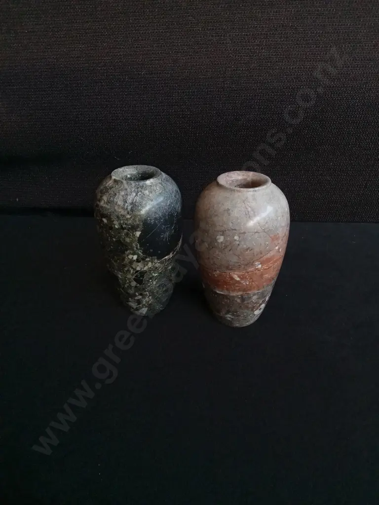 PAIR OF HAND CARVED NATURAL STONE MINIATURE BUD VASES, H 11 CM Image 1++