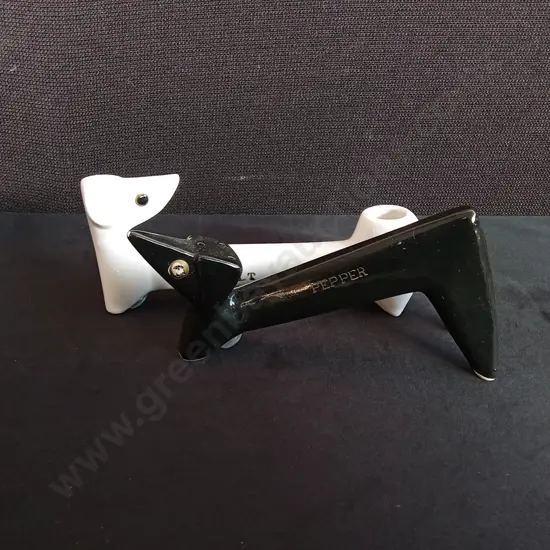 VINTAGE MID CENTURY MODERN INTERLOCKING DOG SALT AND PEPPER SHAKERS SET,