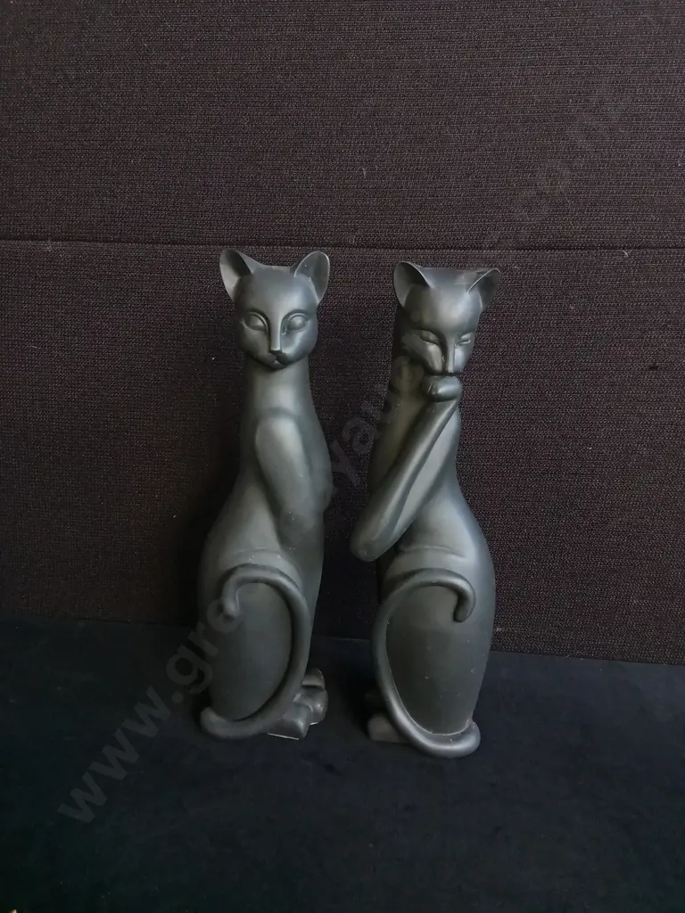 PAIR OF MATTE CAT FIGURINES, H 29 CM Image 1++