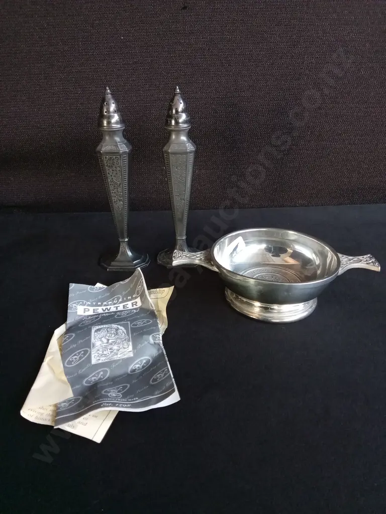 PEWTER QUAICH DISH AND TAPPERED SALT AND PEPPER SHAKERS Image 1++
