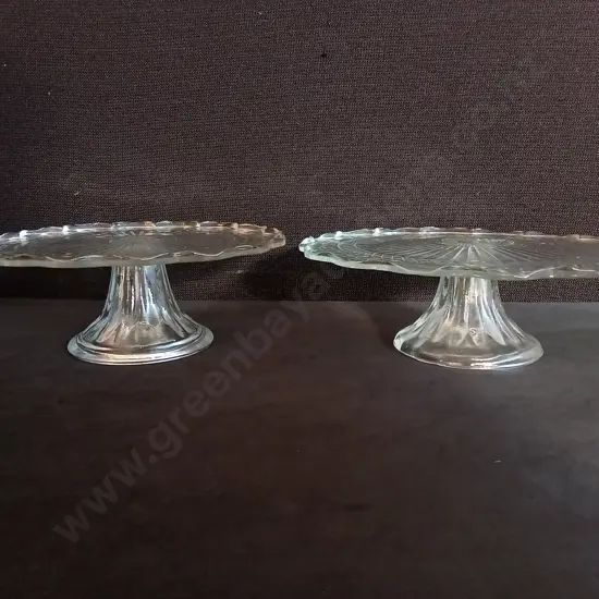 PAIR OF VINTAGE CLEAR PRESSED GLASS CAKE STANDS, H 7.5 CM