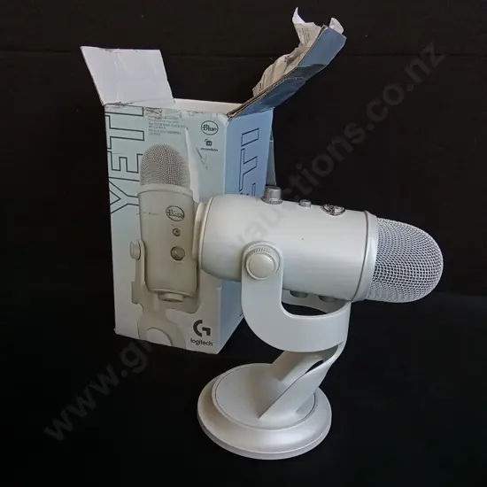 BRAND NEW LOGITECH BLUE YETI USB MICROPHONE