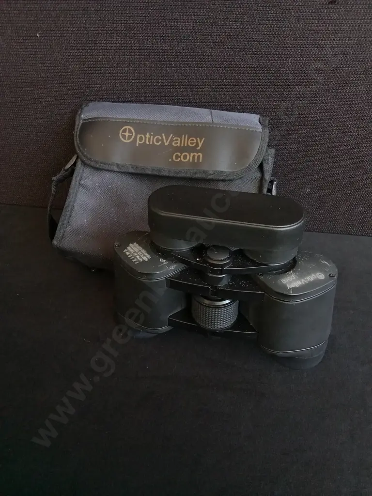 OPTIC VALLEY BINOCULARS AND CASE Image 1++