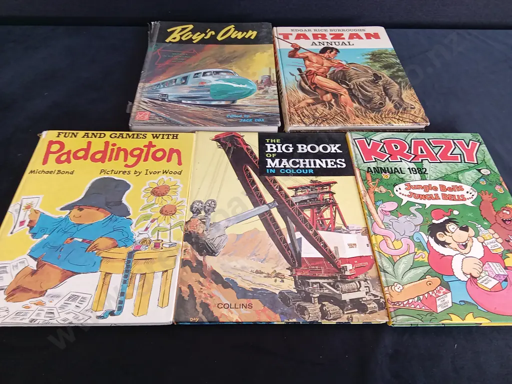 5 VINTAGE BOOKS Image 1++