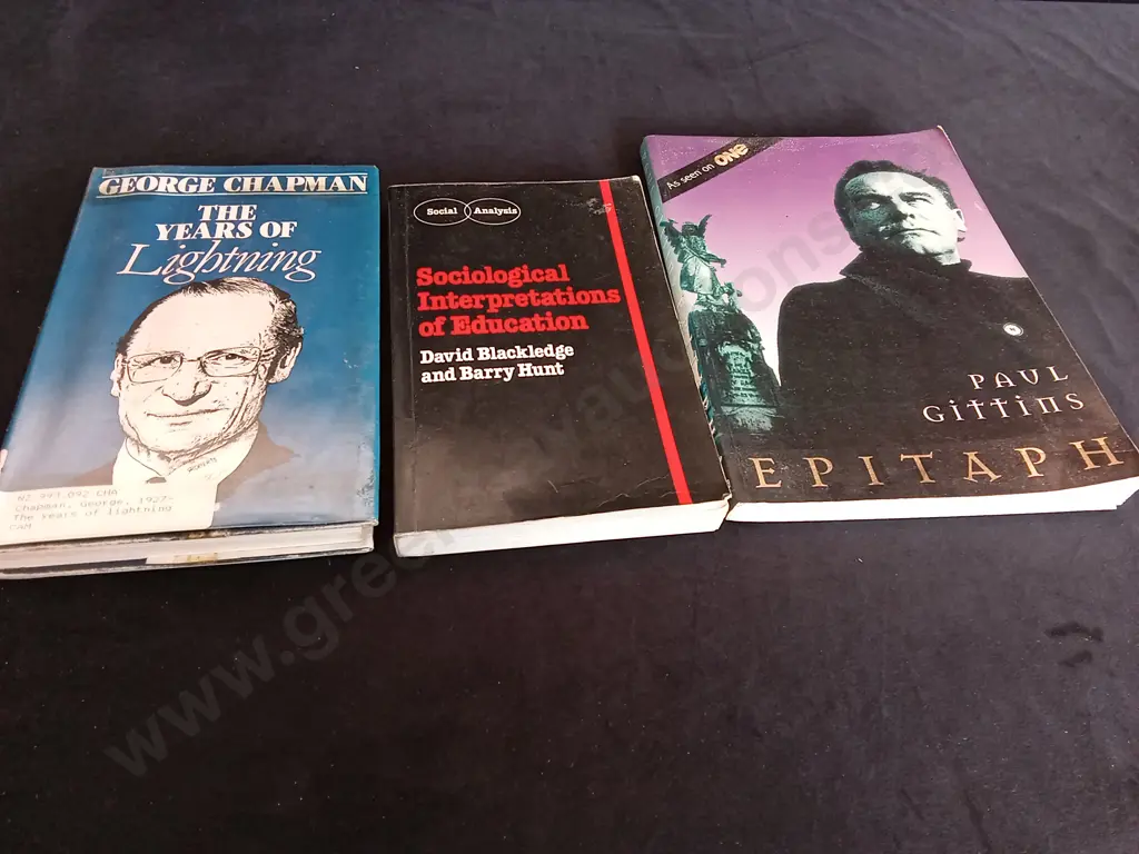 3 BOOKS Image 1++
