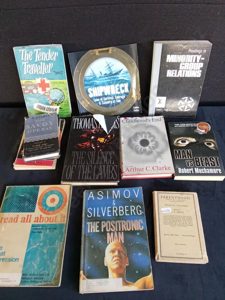 MIX OF 13 BOOKS Image 1++