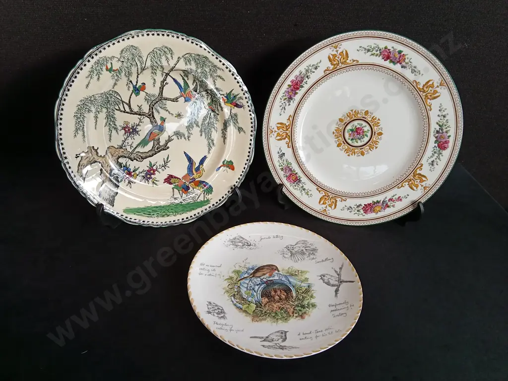 3 PIECES VINTAGE PLATES, LARGEST DIAMETER 26.5 CM Image 1++