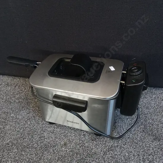 BRABANTIA DEEP FRYER, WORKING