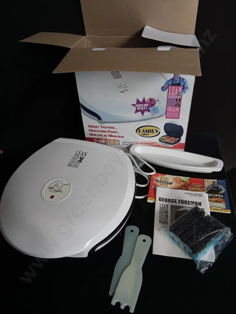 BRAND NEW GEORGE FOREMAN LEAN MEAN FAT GRILLING MACHINE Image 1++