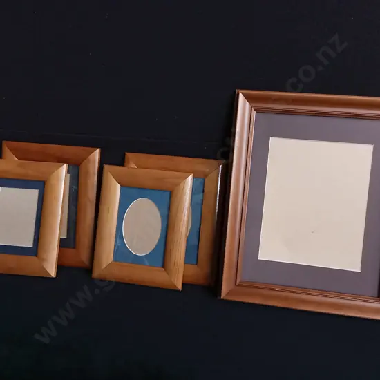 5 WOODEN PICTURE FRAMES