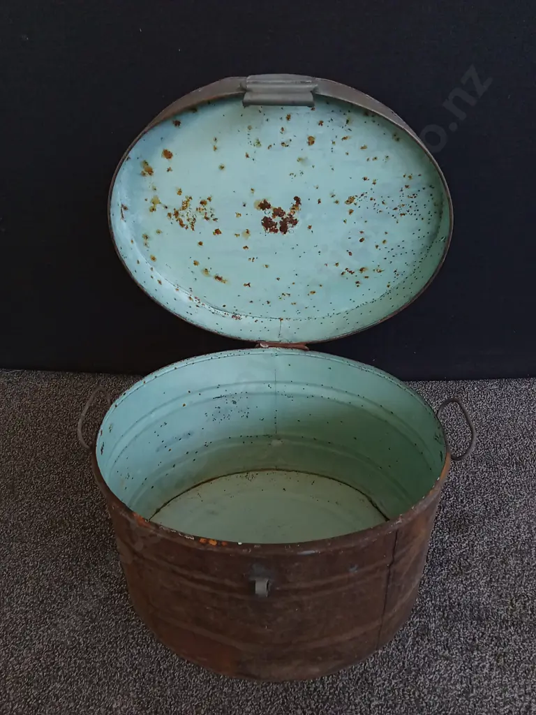 VINTAGE TIN HAT BPX, W 45 CM X H 34CM Image 1++