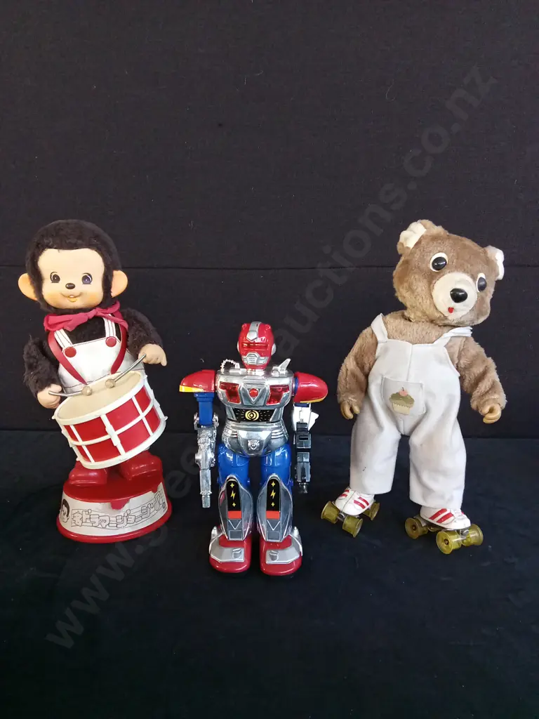 3 VINTAGE TOYS - 1990S ROBOT COMMANDER II 1960S TRICK STAR RUNNING MONKEY TOY 1985 SAMMY SKATES BEAR Image 1++