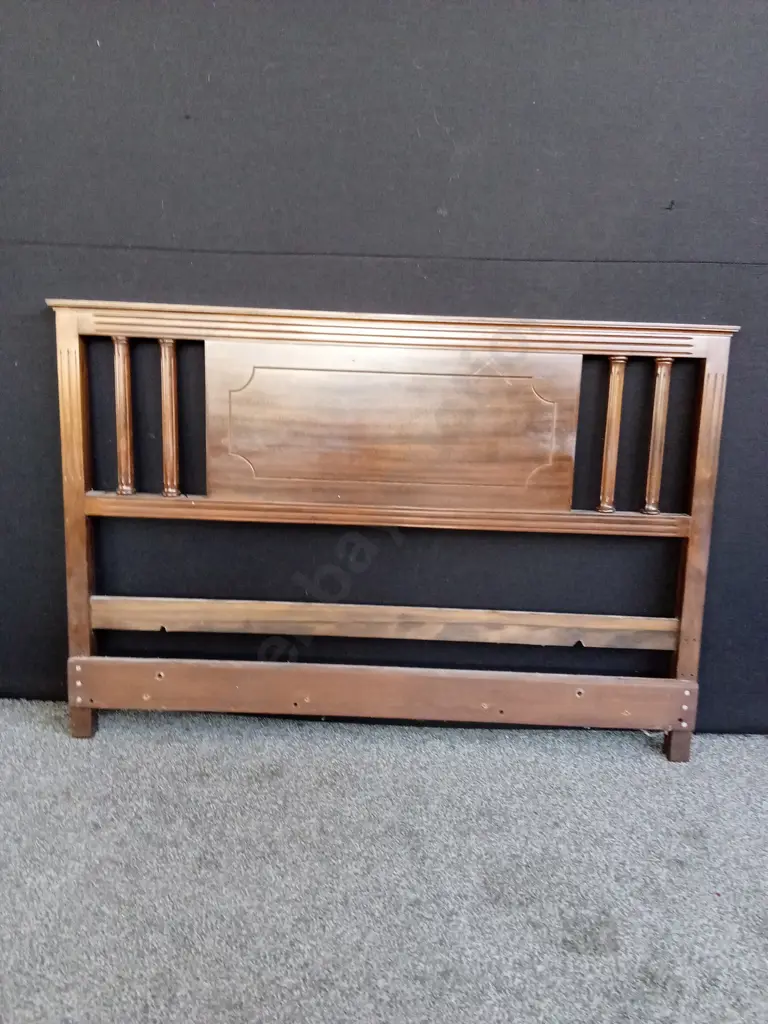 2 BEDSIDE TABLES H67CM L49CM D38CM AND A MATCHING HEADBOARD H96CM L1.4M Image 1++