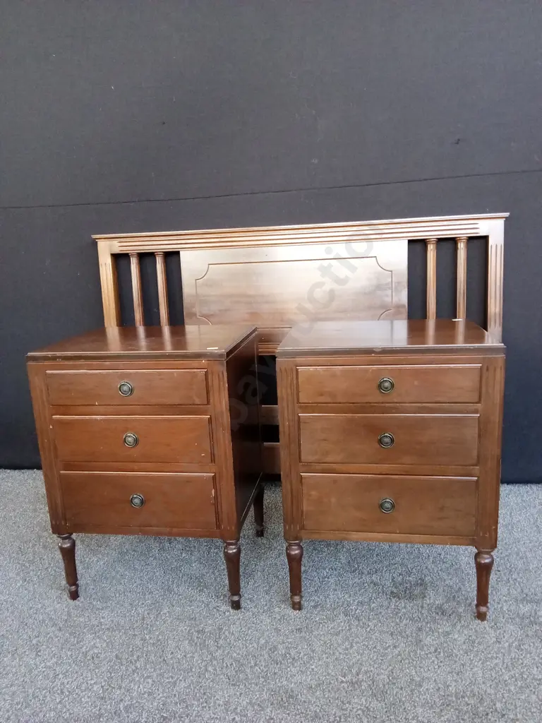 2 BEDSIDE TABLES H67CM L49CM D38CM AND A MATCHING HEADBOARD H96CM L1.4M Image 1++