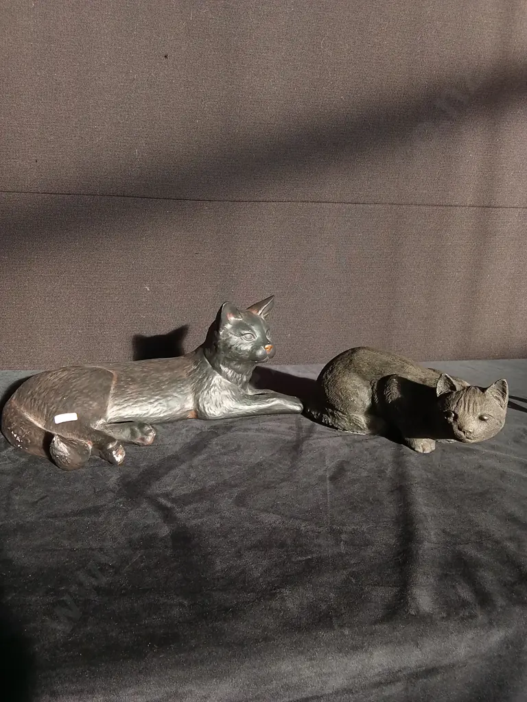 2 DECORATIVE CAT FIGURINES LONGEST 40CM Image 1++