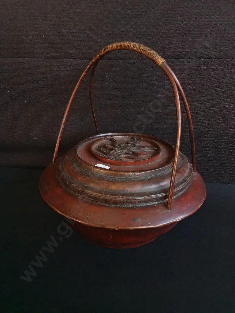 ANTIQUE CHINESE WEDDING BASKET, DARK RED LACQUERED WOOD FINISH, H INCLUDING HANDLE 36 CM Image 1++